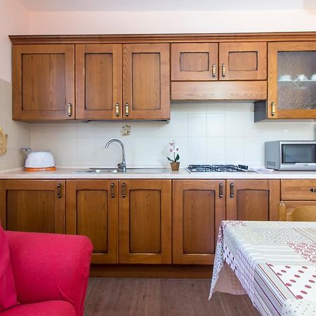 Appartamenti In Villa Con Ampio Giardino Esterno Posada  Dış mekan fotoğraf