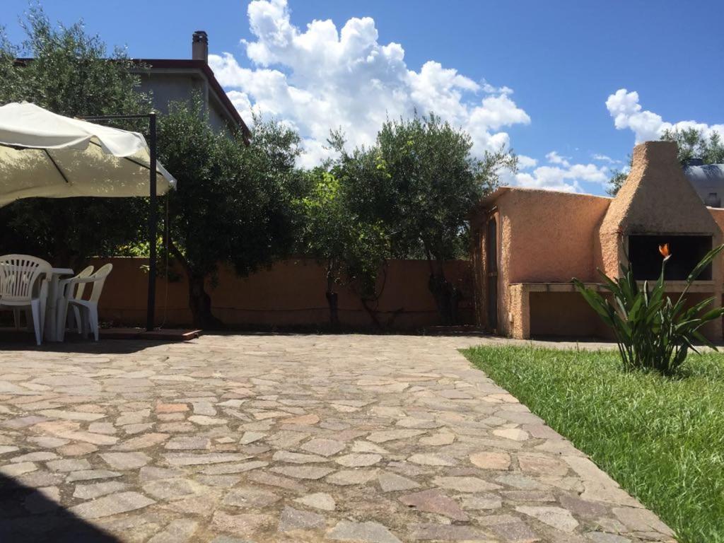 Appartamenti In Villa Con Ampio Giardino Esterno Posada  Dış mekan fotoğraf