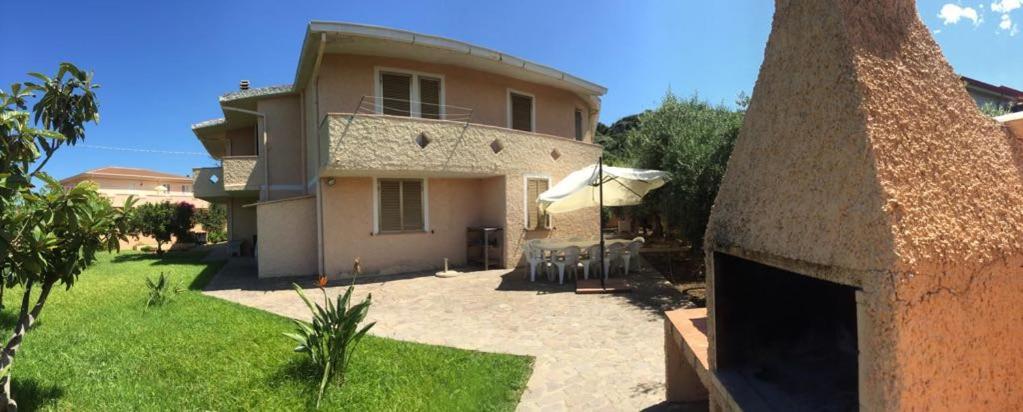 Appartamenti In Villa Con Ampio Giardino Esterno Posada  Dış mekan fotoğraf