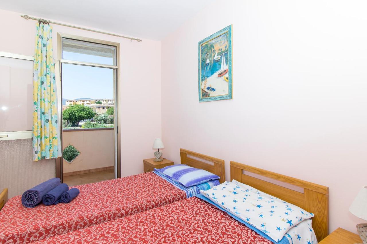 Appartamenti In Villa Con Ampio Giardino Esterno Posada  Dış mekan fotoğraf