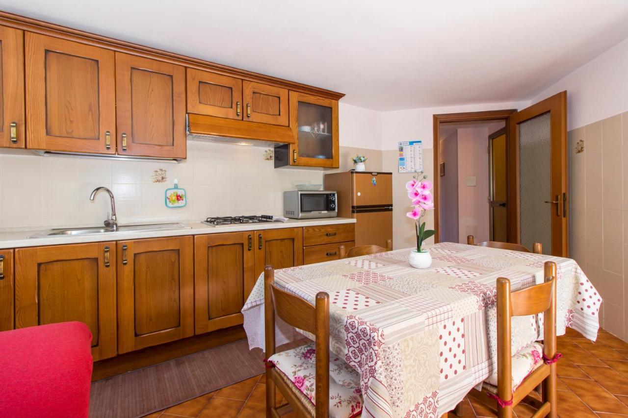 Appartamenti In Villa Con Ampio Giardino Esterno Posada  Dış mekan fotoğraf