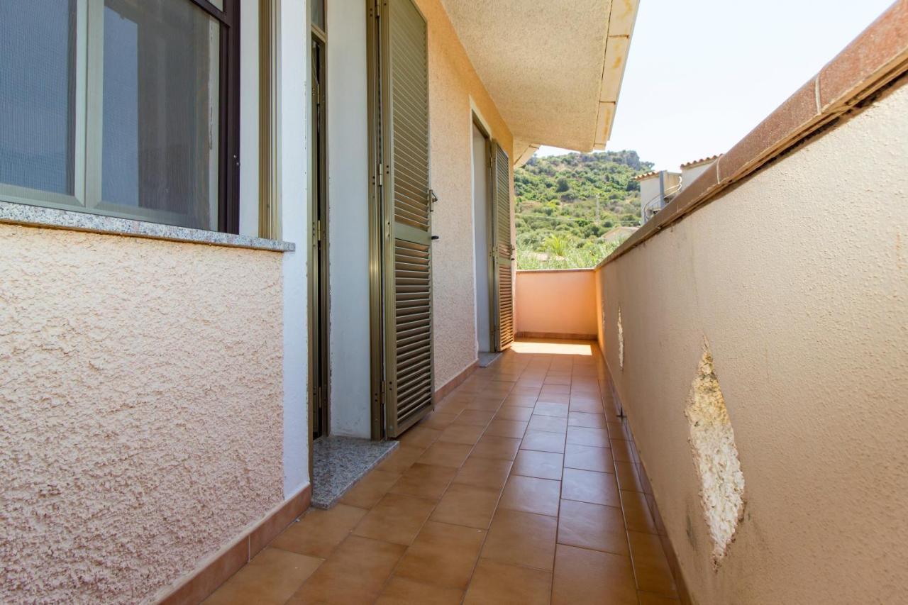 Appartamenti In Villa Con Ampio Giardino Esterno Posada  Dış mekan fotoğraf