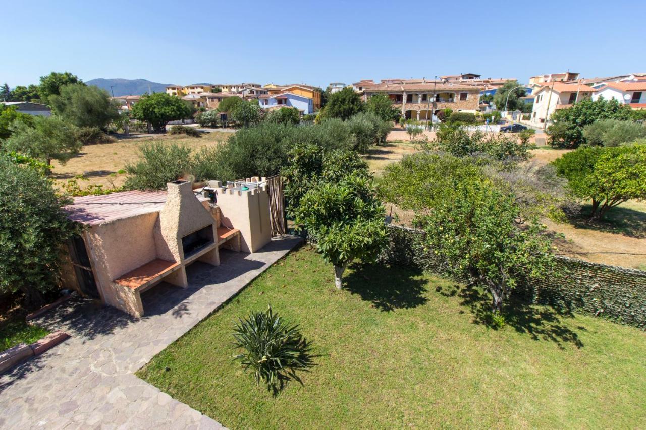 Appartamenti In Villa Con Ampio Giardino Esterno Posada  Dış mekan fotoğraf